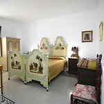 Domo Peonia Bianca בית הארחה