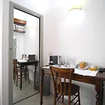 בית הארחה Domo Peonia Bianca 4*