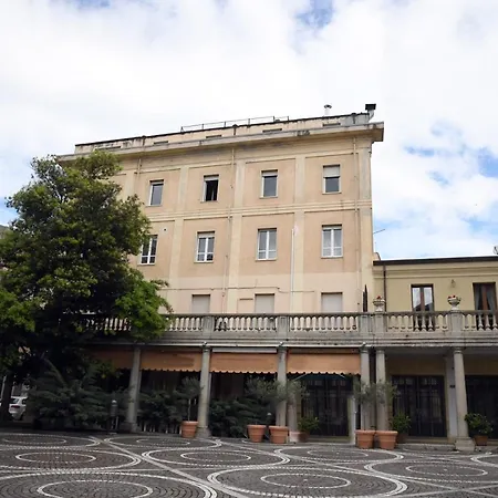 Domo Peonia Bianca 招待所 努奥罗