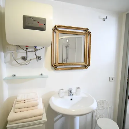 게스트하우스 Domo Peonia Bianca 누오로